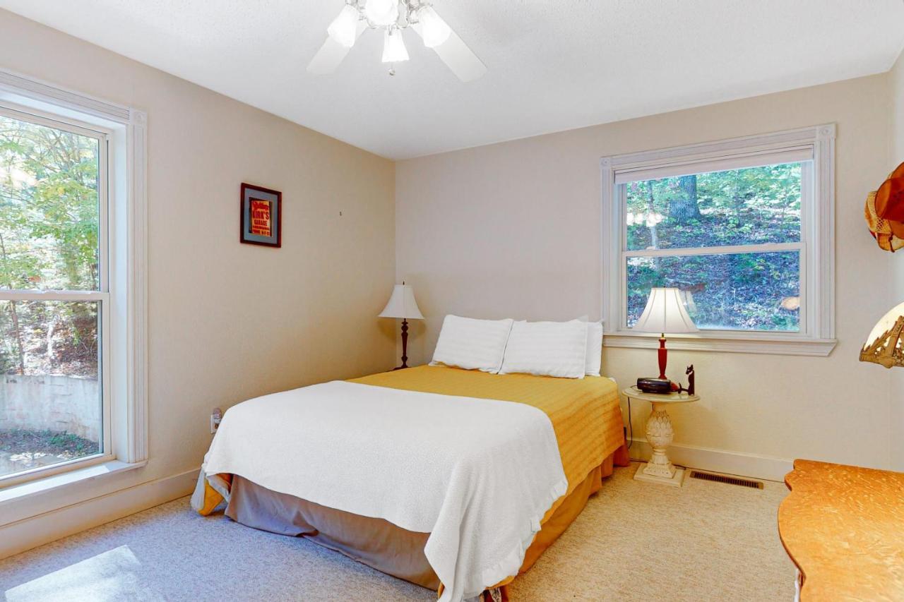 Doe Heights Chalet Batesville Экстерьер фото